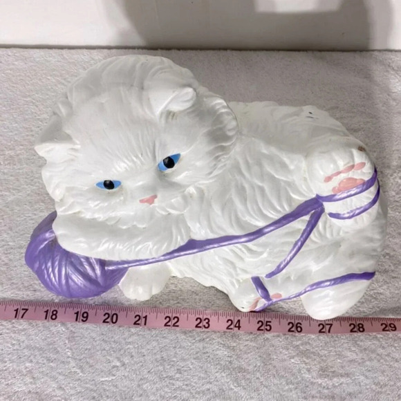 Vintage 1984 White Ceramic Cat Statue Playing W Purple Ball Of Yarn Kitty  Meow - Picture 16 of 16